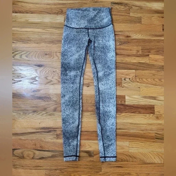Lululemon Wunder Under Pant(Hi-Rise) Splatter White/Black Luxtreme Leggings(8) - Picture 2 of 9